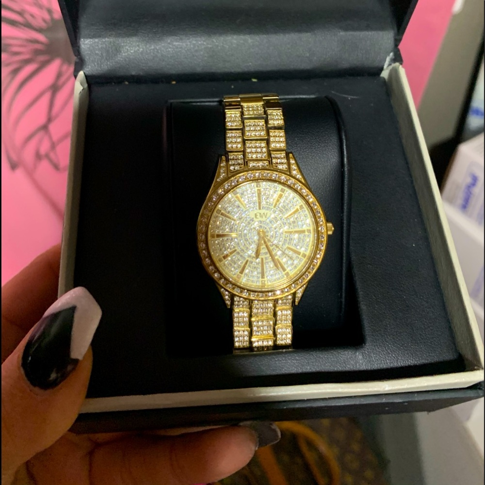 JBW GORGEOUS 14k GOLD DIAMOND BEZEL WATCH